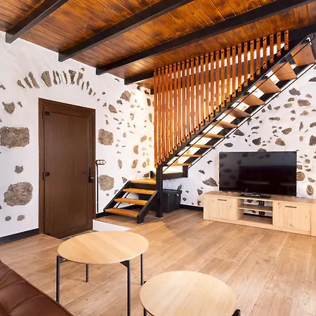 בקתה Home2book Rustic Stone Haven With Terrace