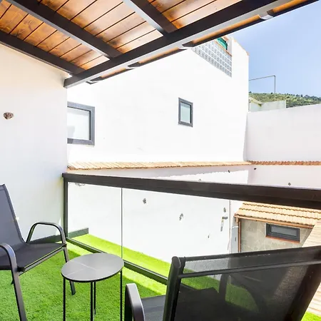 בקתה Home2book Rustic Stone Haven With Terrace
