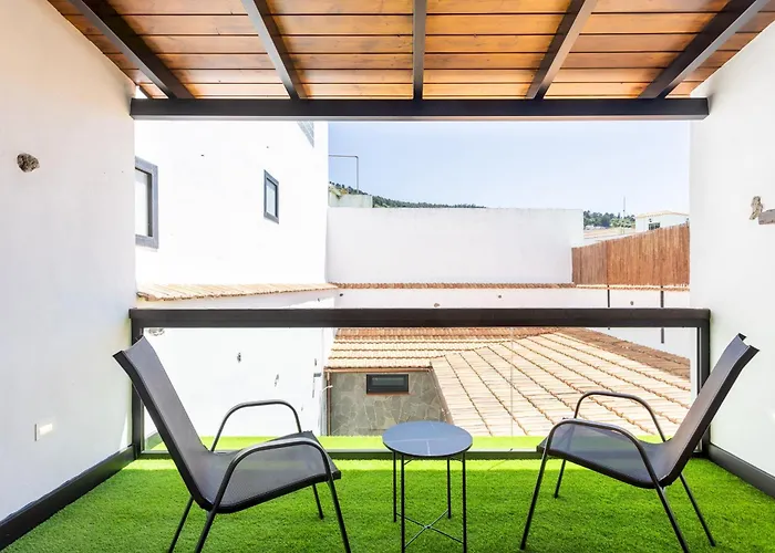 シャレー Home2book Rustic Stone Haven With Terrace *