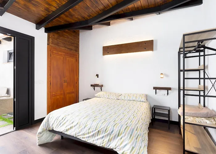 シャレー Home2book Rustic Stone Haven With Terrace